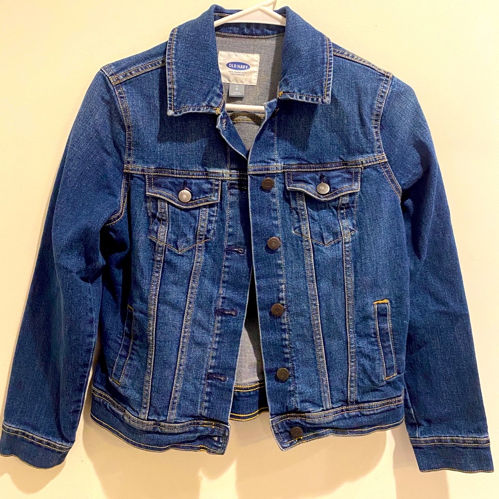 Old Navy jean jacket women’s size small!